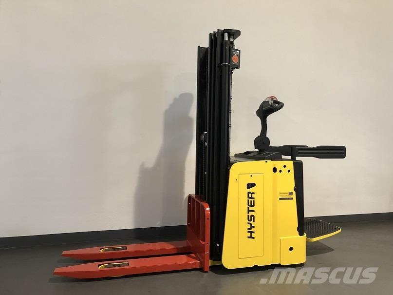 Hyster S1.5S Самоходные электроштабелёры