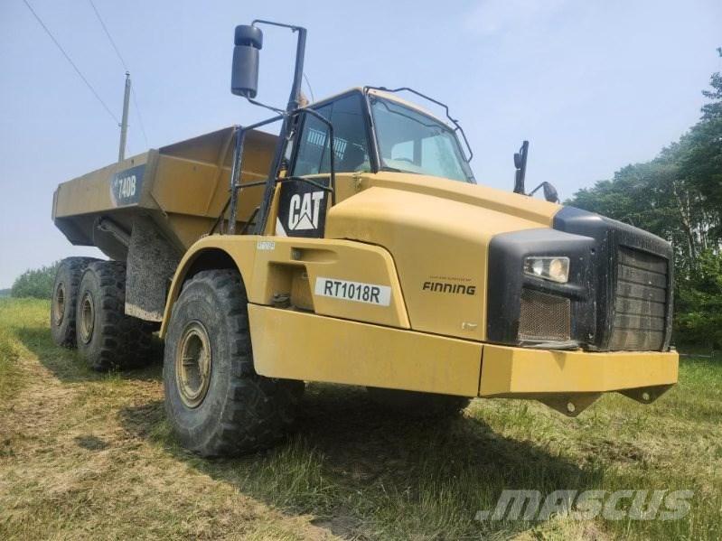 CAT 740 B Шарнирно-сочленённые самосвалы