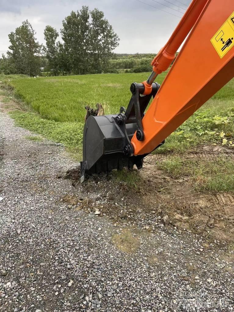 Hitachi ZX 120 Гусеничные экскаваторы