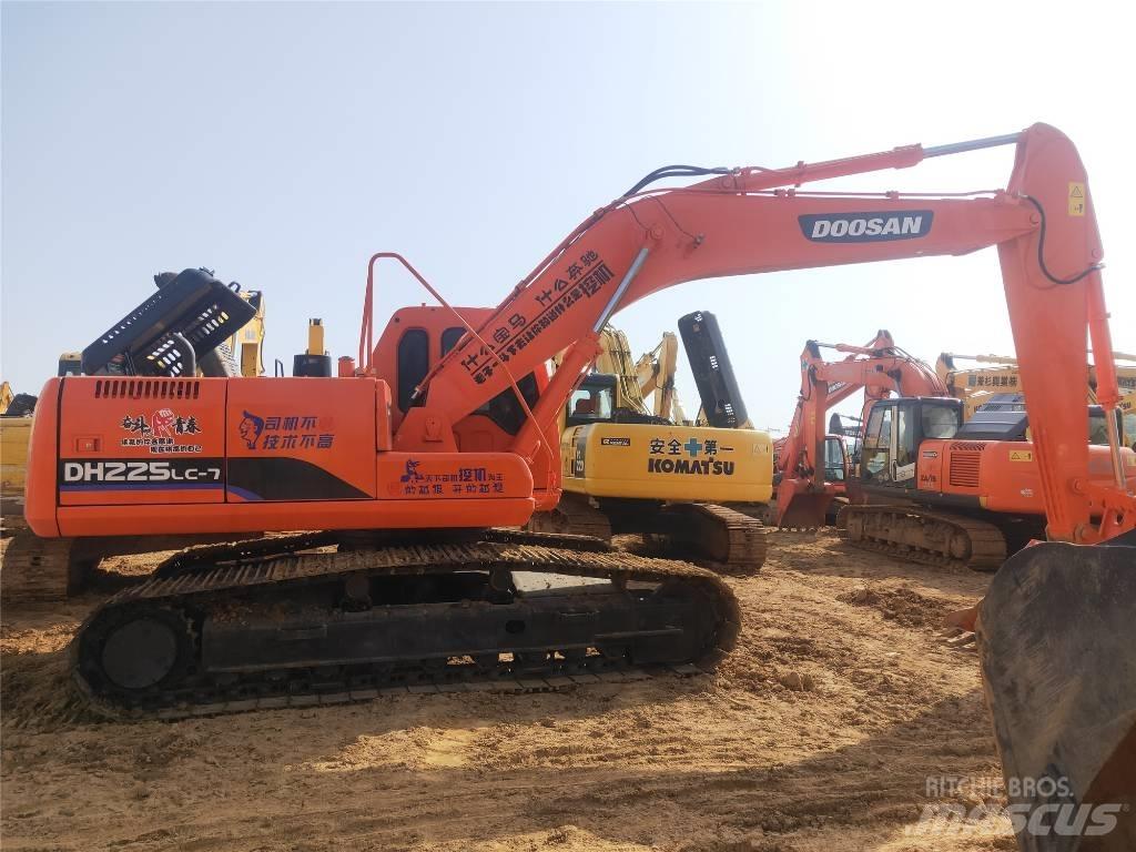 Doosan DH225LC-7 Гусеничные экскаваторы