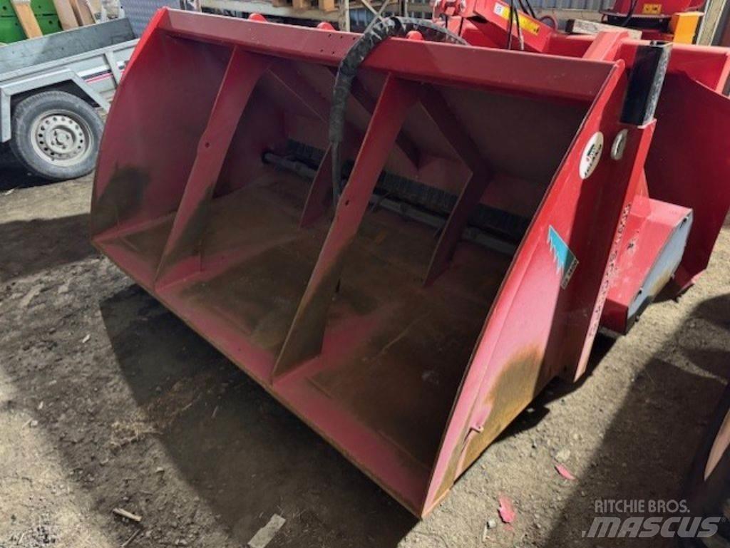 Igland DS 1400 Пескоразбрасыватели
