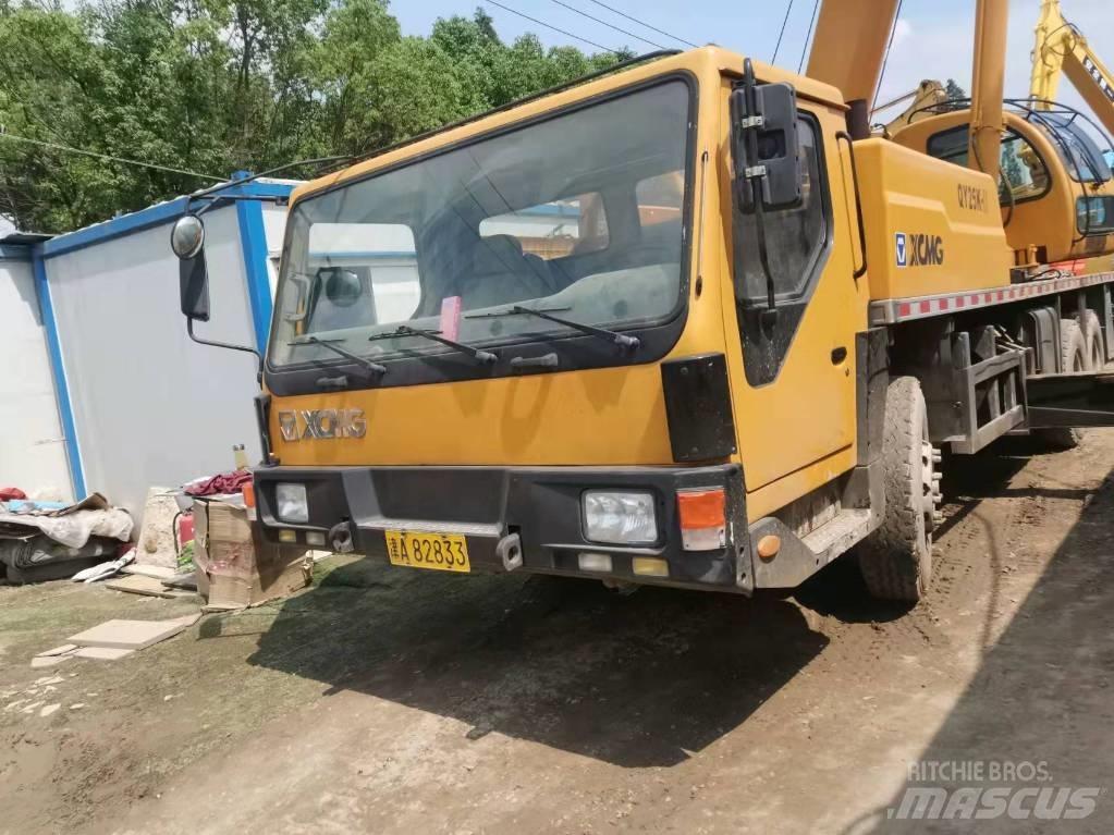 XCMG QY25K Автокраны