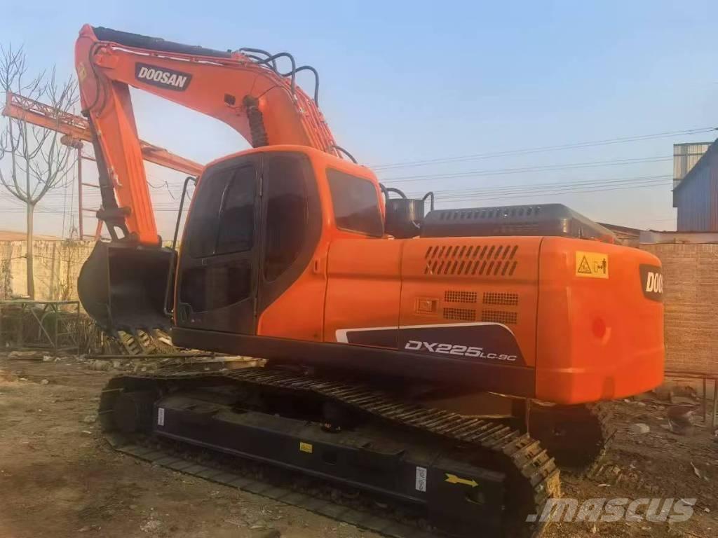 Doosan DX225 Гусеничные экскаваторы
