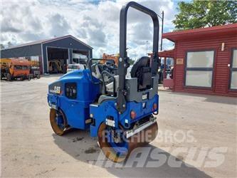 CAT CB 22B Катки тротуарные