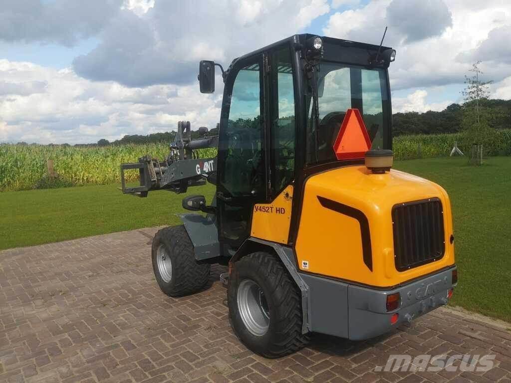 GiANT V 452 T HD Фронтальные погрузчики
