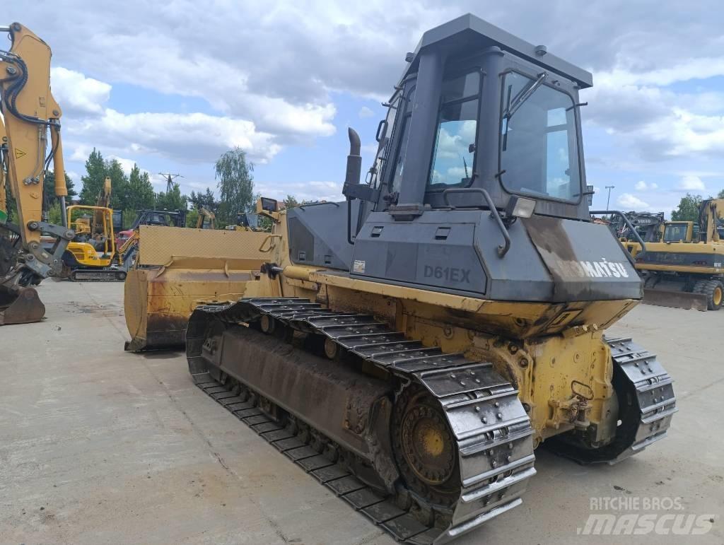 Komatsu D61EXL-12 Гусеничные бульдозеры