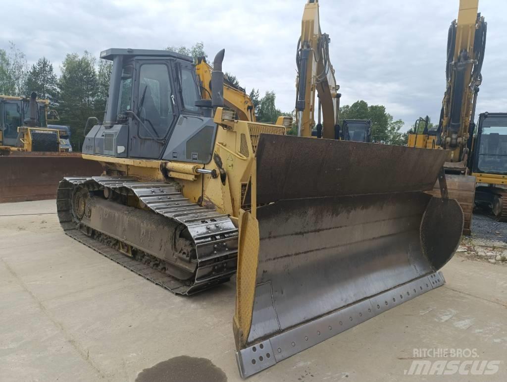 Komatsu D61EXL-12 Гусеничные бульдозеры