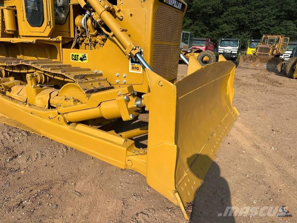CAT D7G Гусеничные бульдозеры