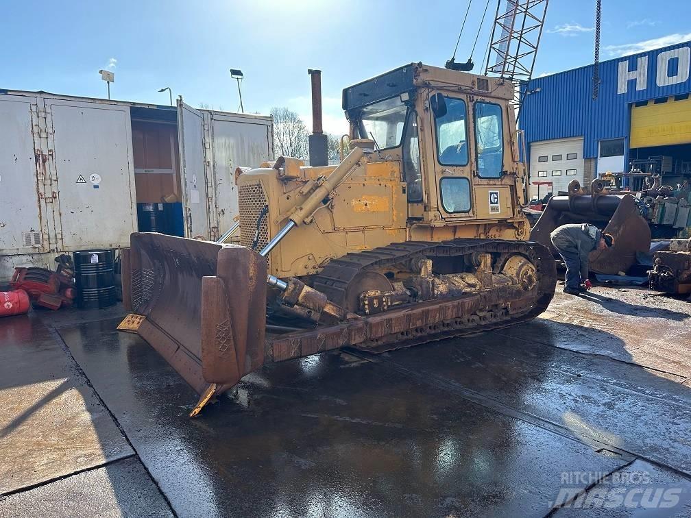 CAT D6D with winch Гусеничные бульдозеры