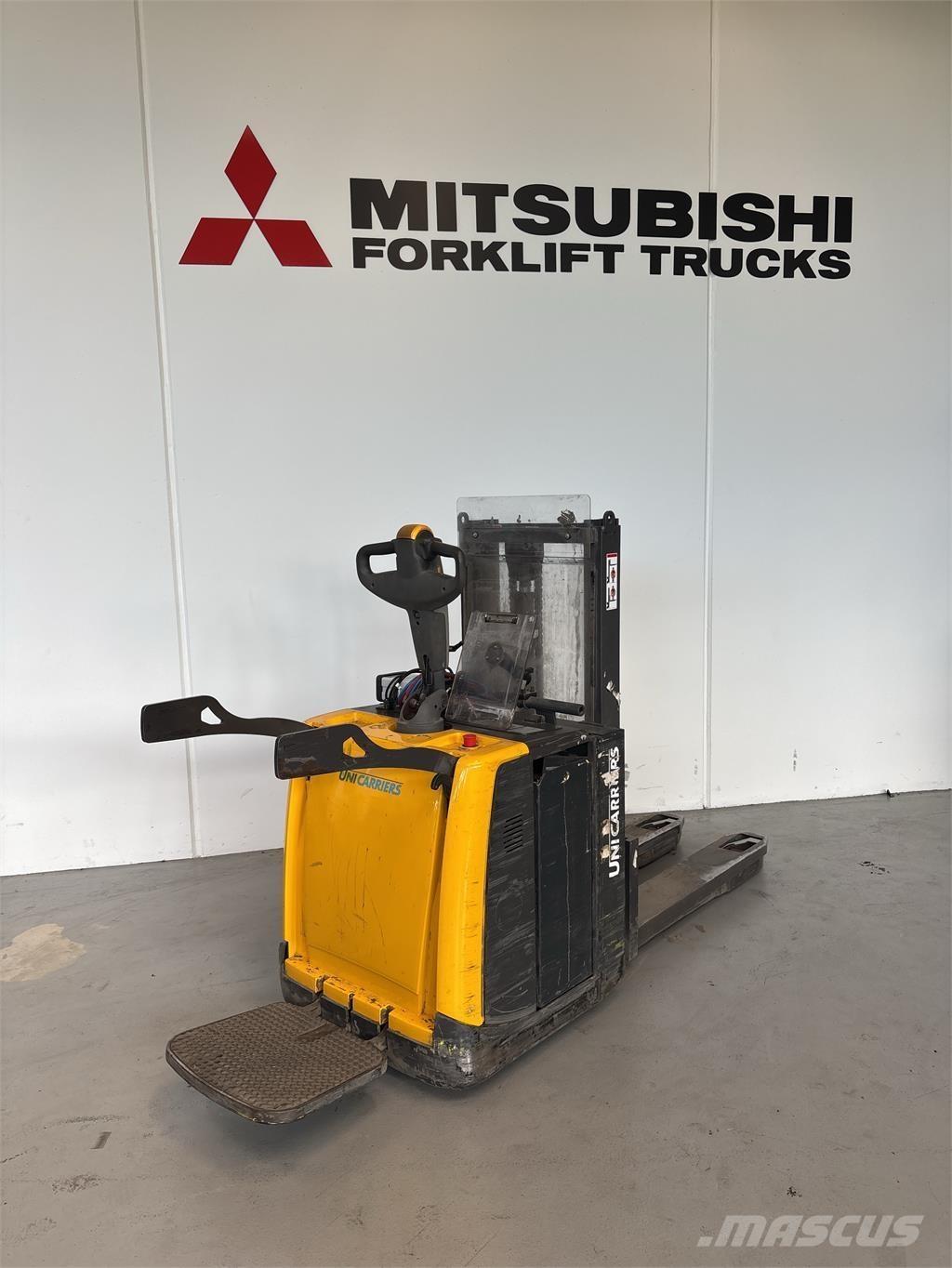 Atlet PDP200 Самоходные электроштабелёры