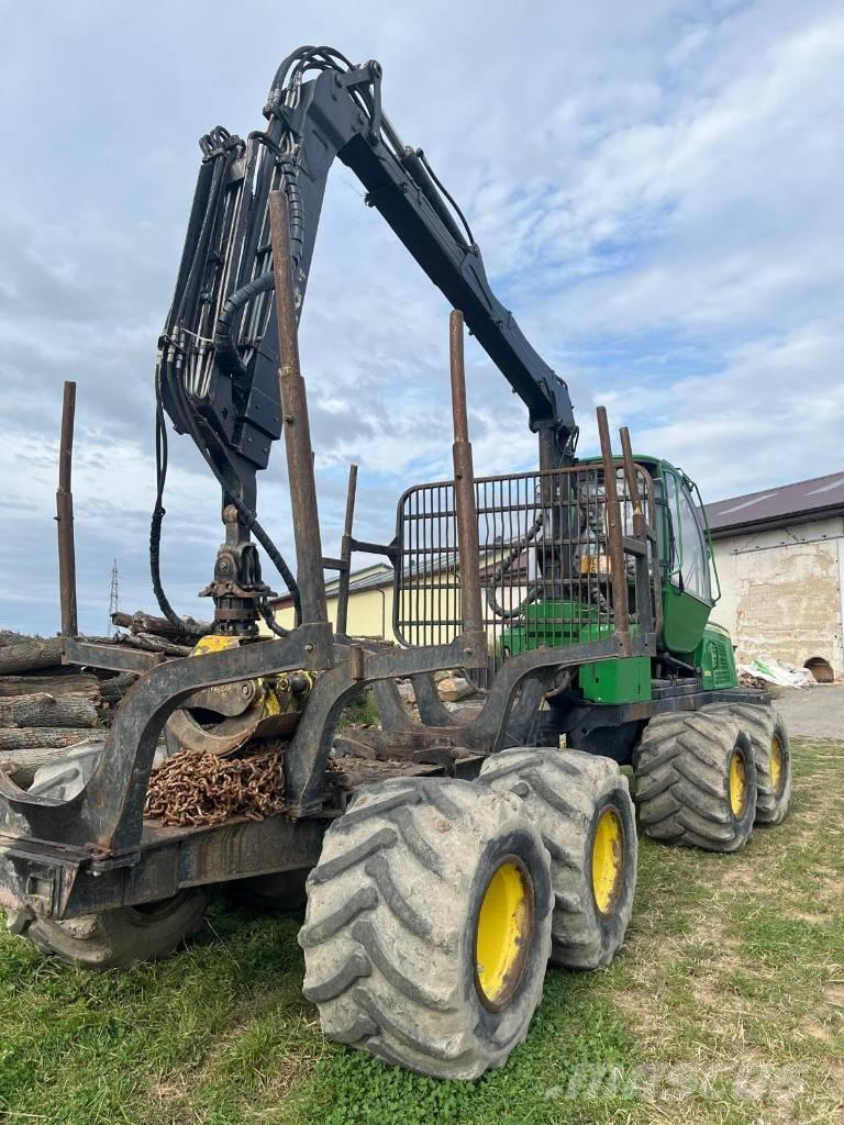 John Deere 810 E Форвардеры