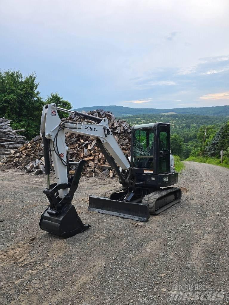 Bobcat E 42 Мини-экскаваторы