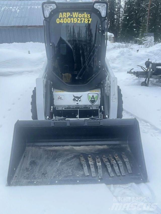 Bobcat S450 Мини-погрузчики