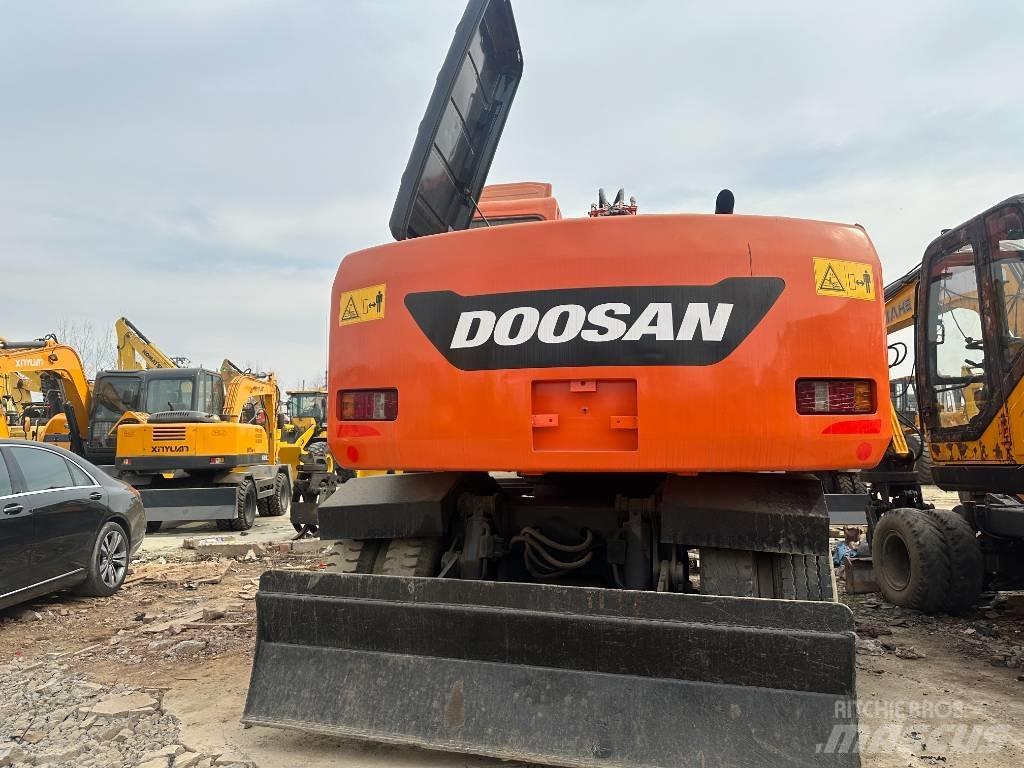 Doosan 150 Колёсные экскаваторы
