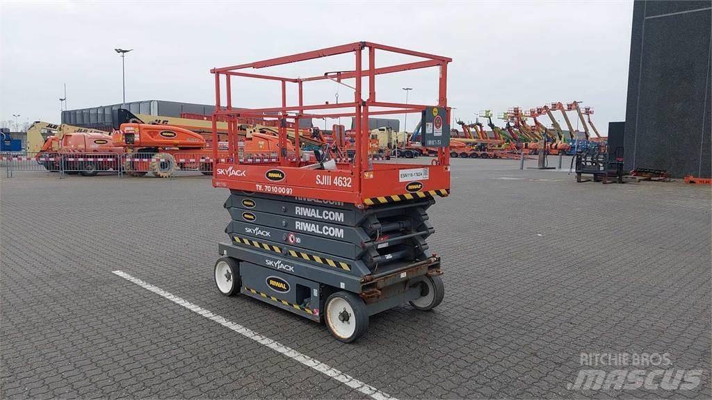 SkyJack SJIII4632 Ножничные подъемники