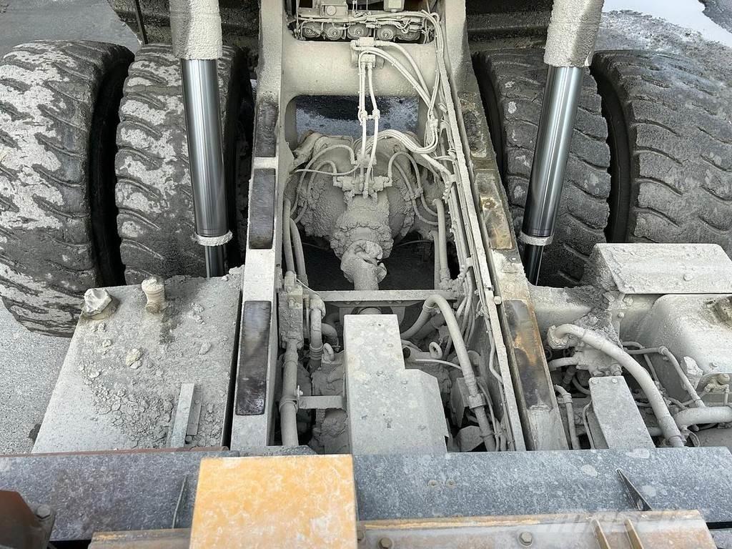 Komatsu HD605-7 Мини-самосвалы