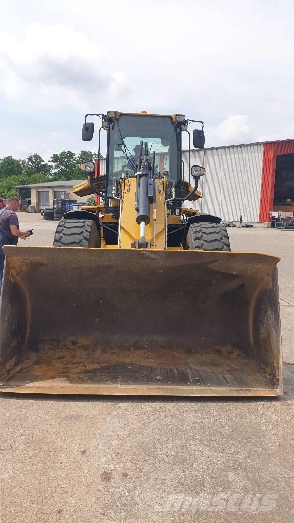 CAT 930 H Фронтальные погрузчики