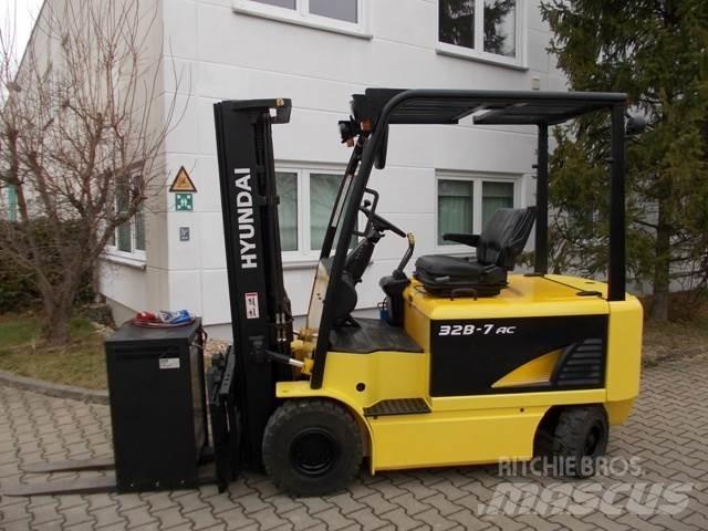 Hyundai 32 B-7 Электропогрузчики