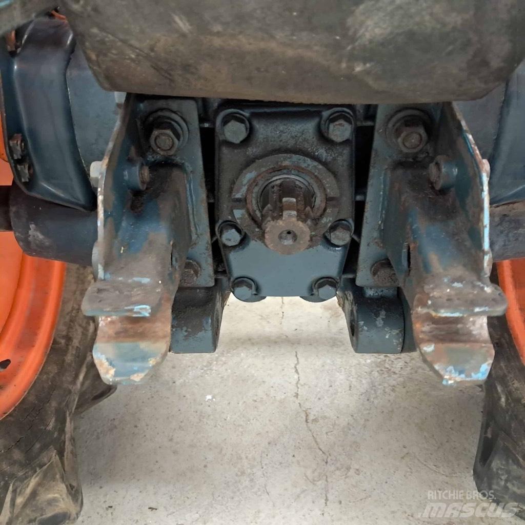 Kubota B 7000 Трактора