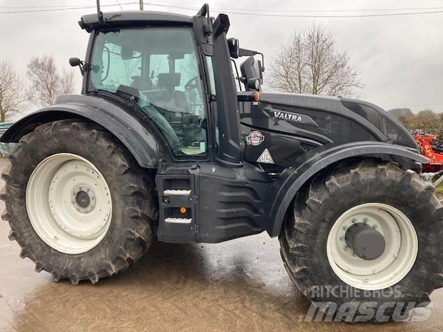 Valtra T214 Versu Трактора