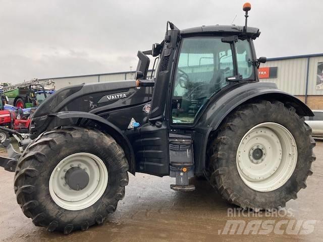 Valtra T214 Versu Трактора