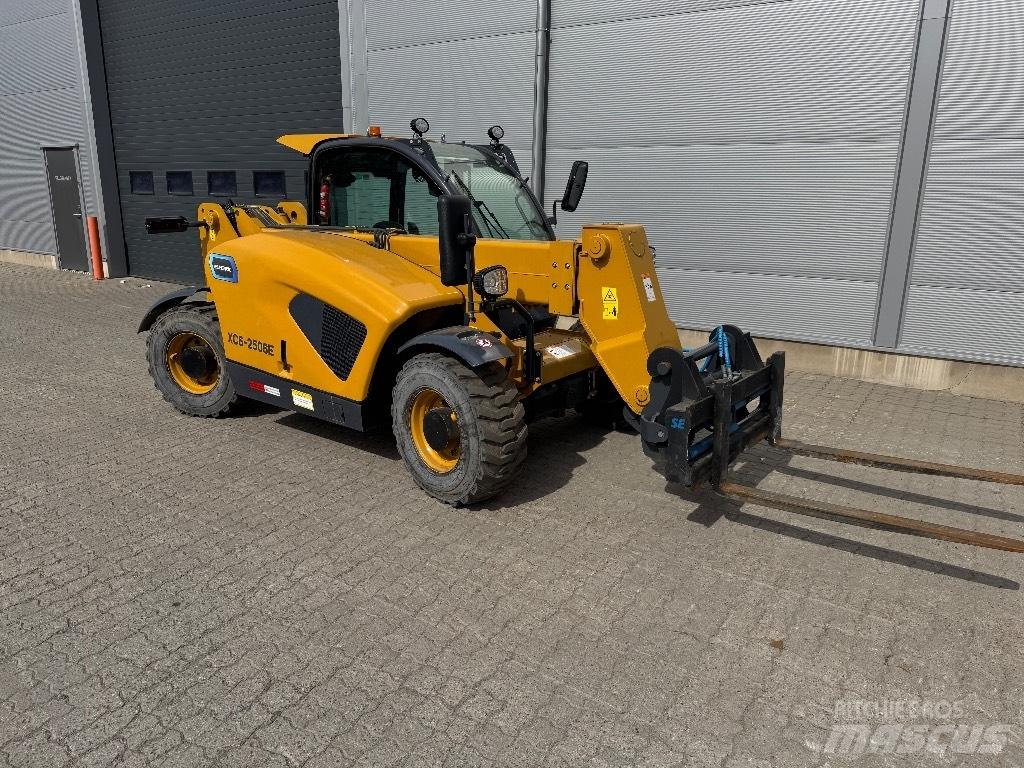 XCMG XC 6-2506 E Телескопические погрузчики