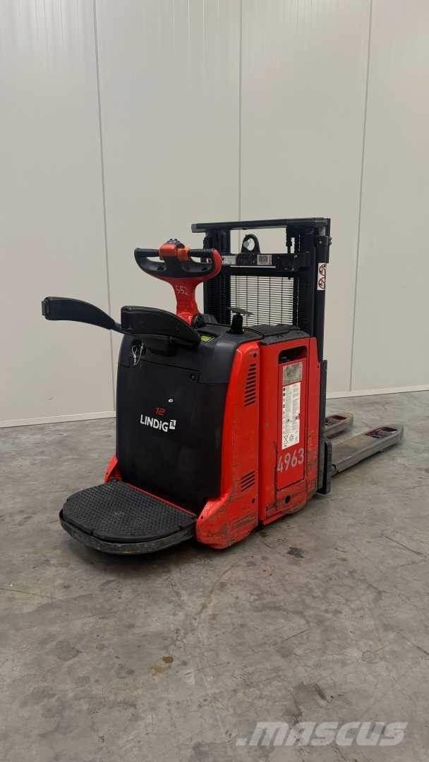 Linde D12AP Самоходные электроштабелёры