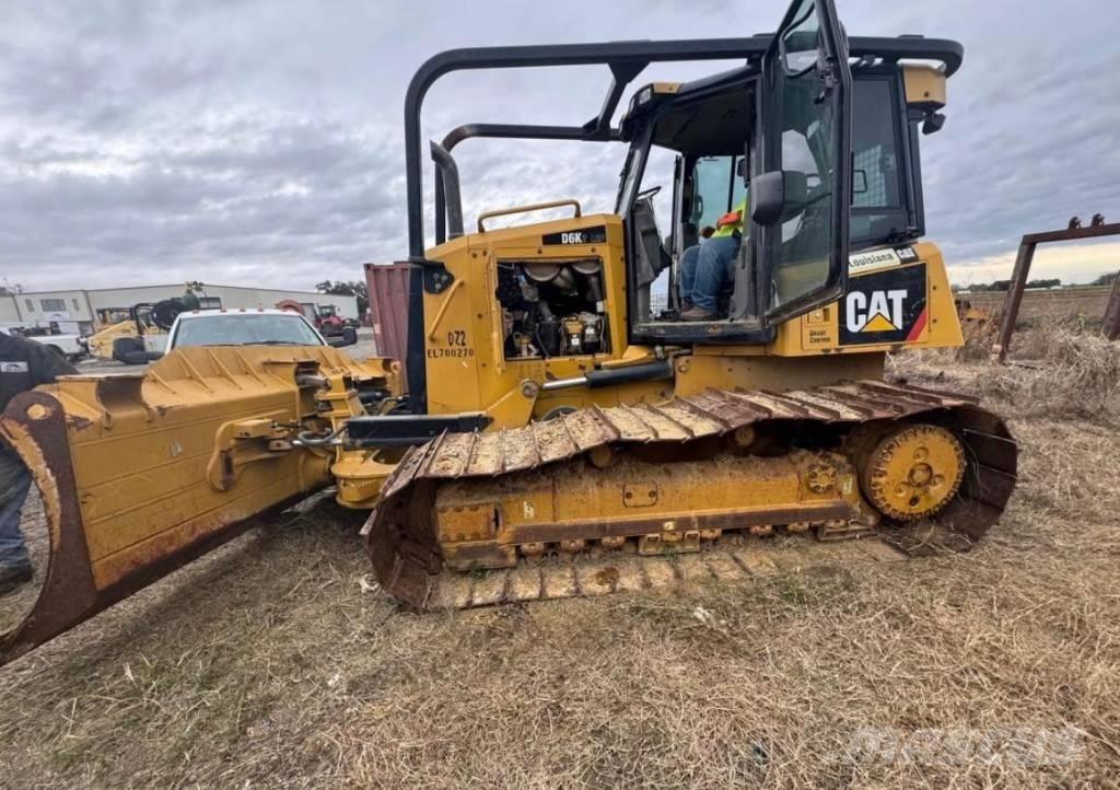 CAT D 6 M Гусеничные бульдозеры