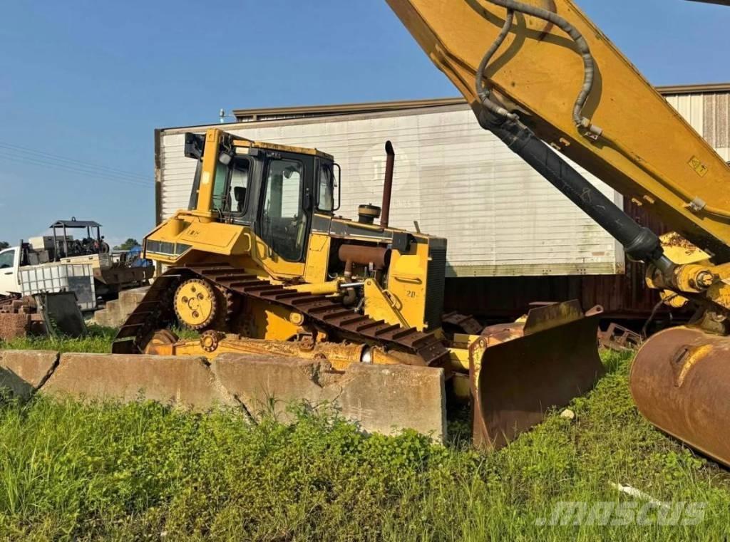 CAT D 6 M Гусеничные бульдозеры