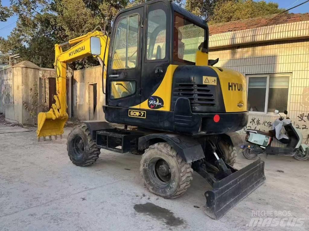 Hyundai 60 W Колёсные экскаваторы