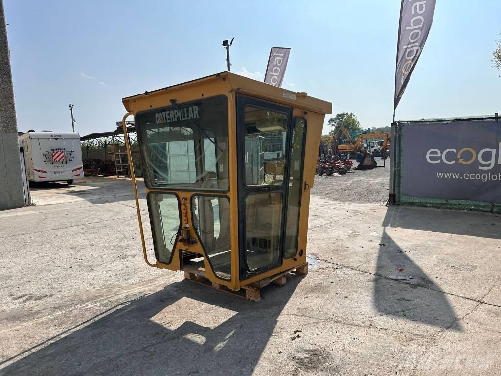 CAT 140 H Кабины и интерьер