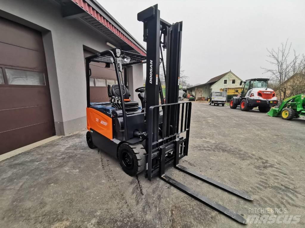 Doosan B25S-7 Электропогрузчики