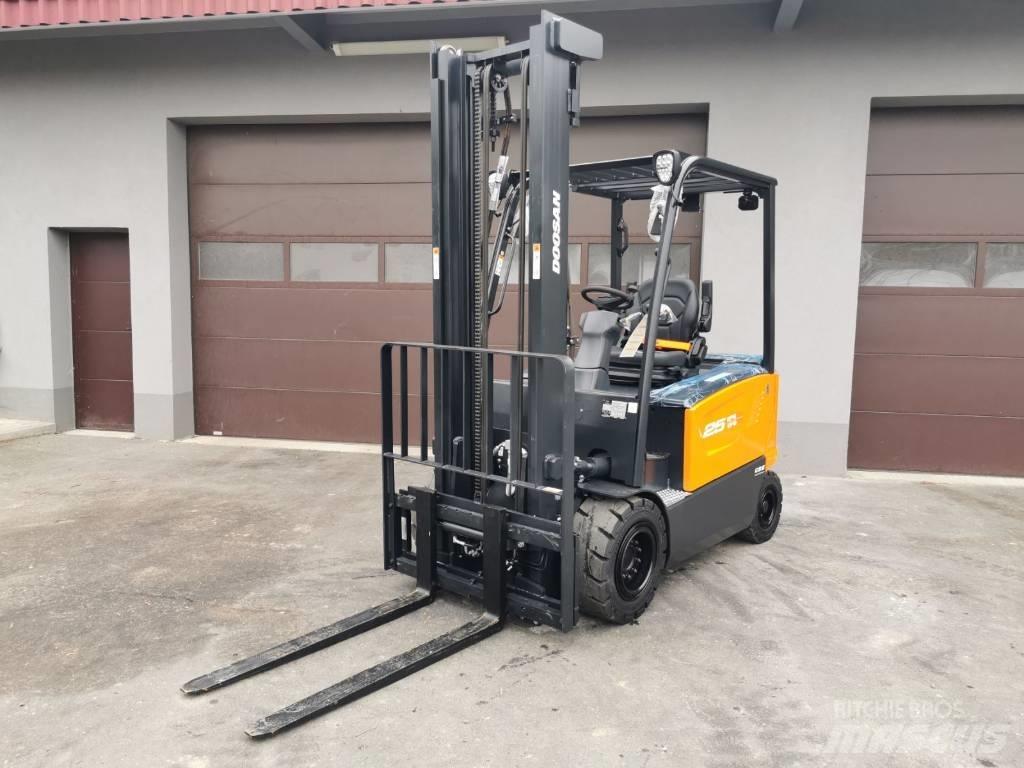 Doosan B25S-7 Электропогрузчики