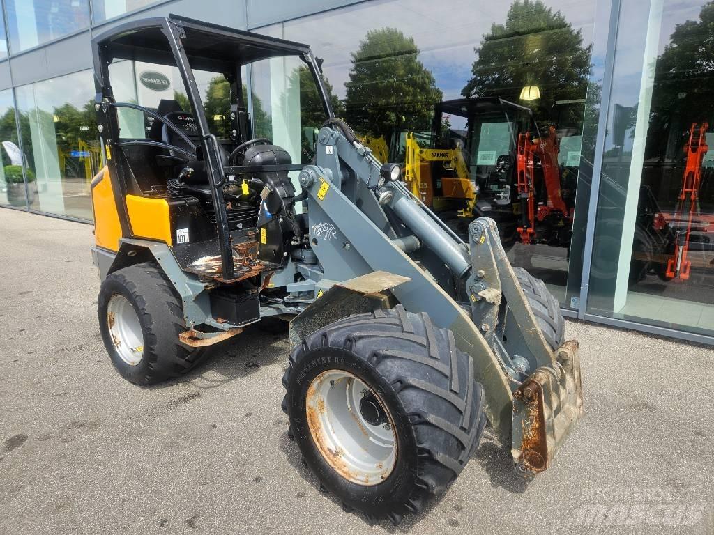 GiANT v5003 x-tra Малые погрузчики