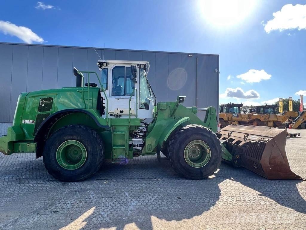 CAT 950M Фронтальные погрузчики