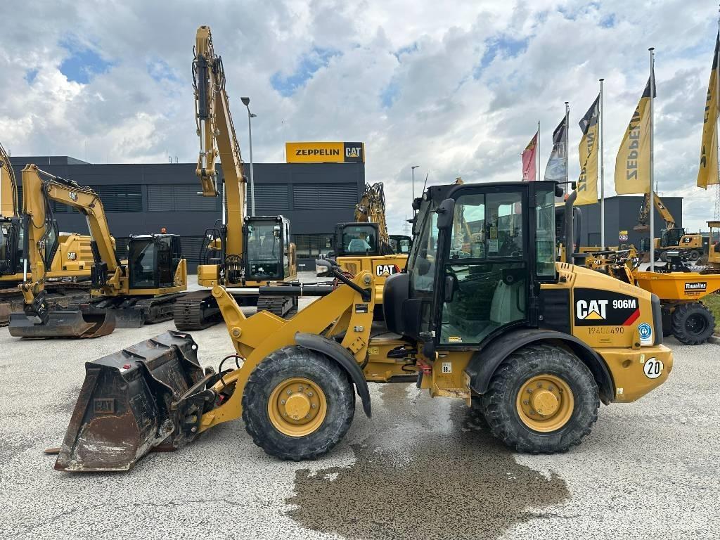 CAT 906 Фронтальные погрузчики