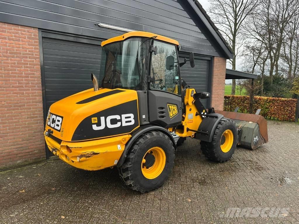 JCB 406 Фронтальные погрузчики