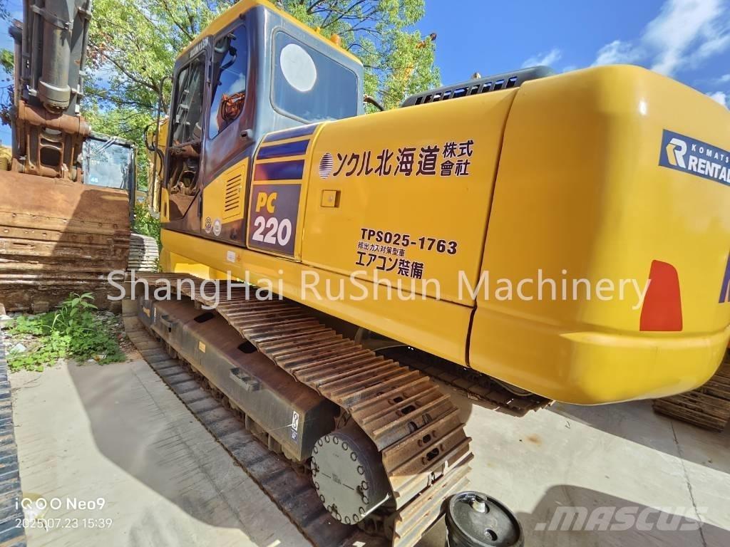 Komatsu 220-7 Гусеничные экскаваторы