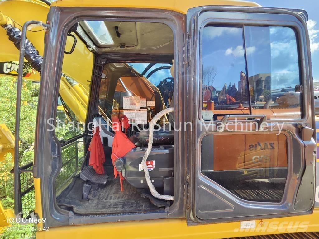 Komatsu 220-7 Гусеничные экскаваторы