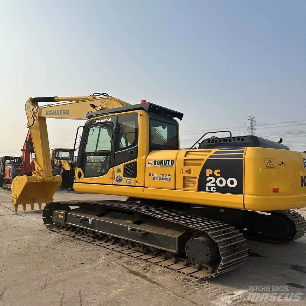 Komatsu PC 200LC Гусеничные экскаваторы