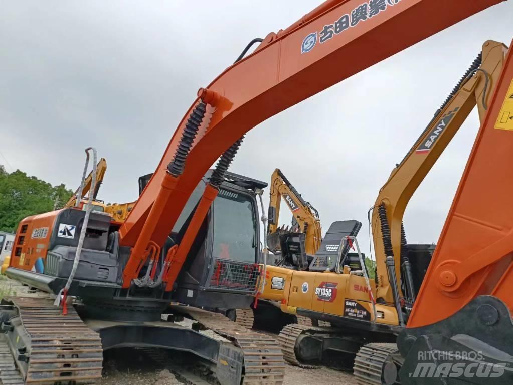 Hitachi ZX210 Гусеничные экскаваторы