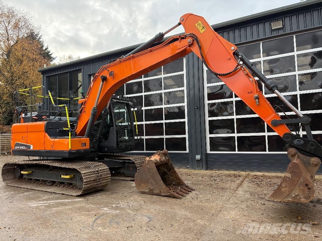 Doosan DX 140 LC Гусеничные экскаваторы