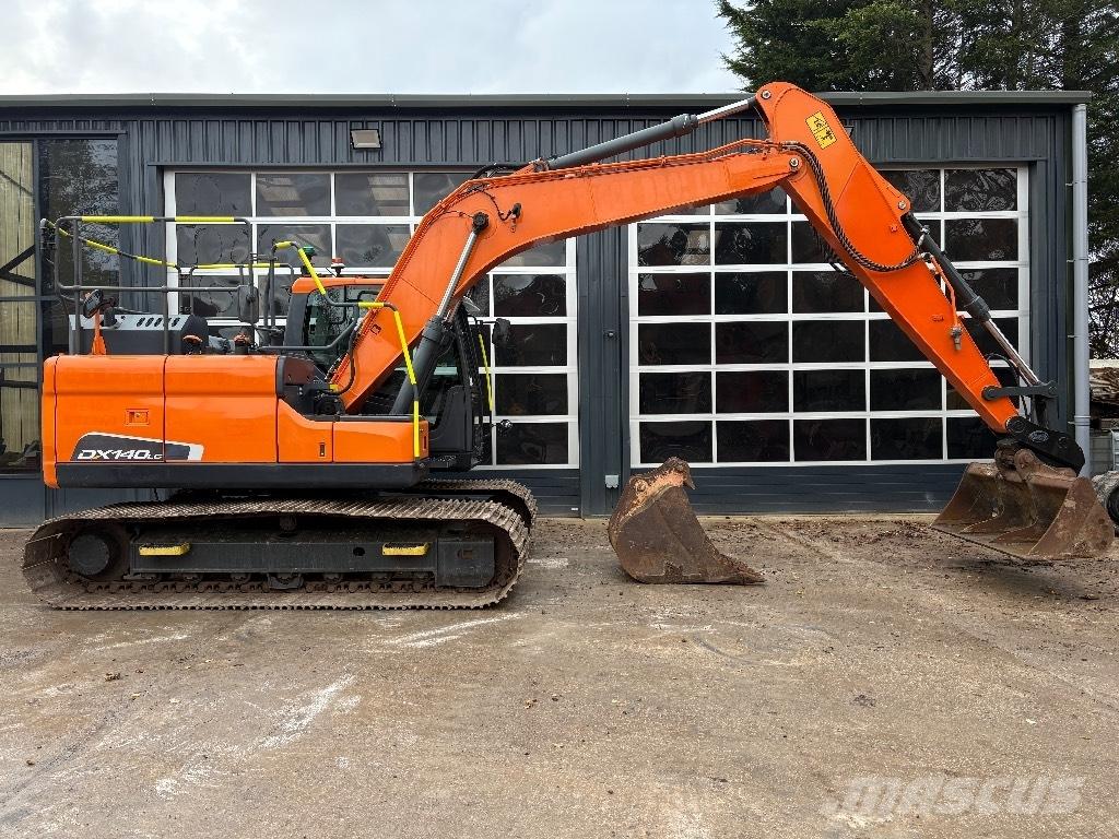 Doosan DX 140 LC Гусеничные экскаваторы