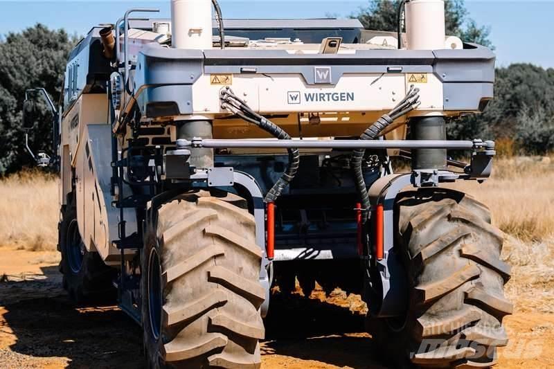 Wirtgen WR240 Специальные грузовики
