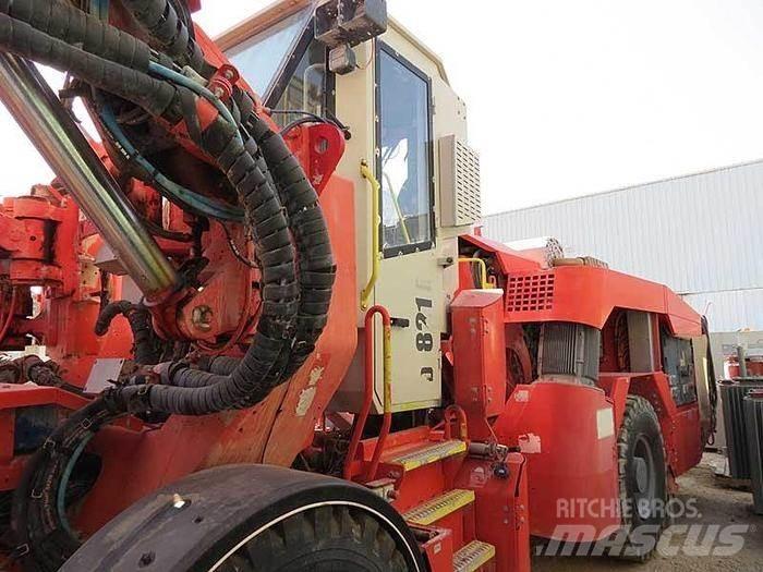 Sandvik DT 821 SC Буровые вышки