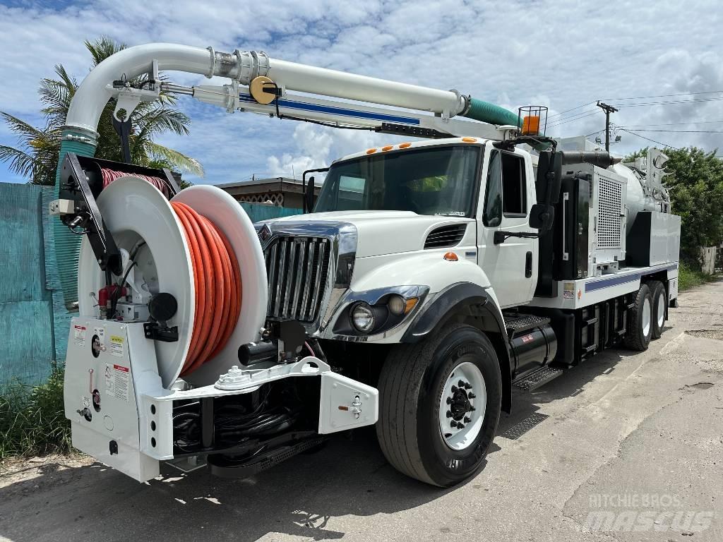 International 7400 Ассенизаторские машины