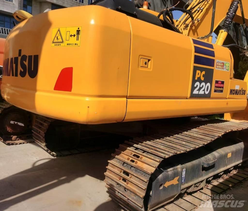 Komatsu PC 220-7 Гусеничные экскаваторы