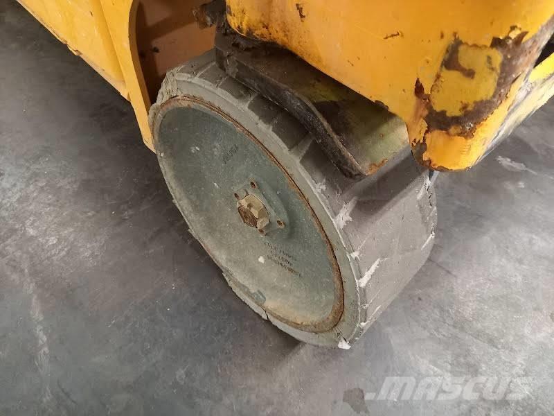 Haulotte Compact 12 Ножничные подъемники