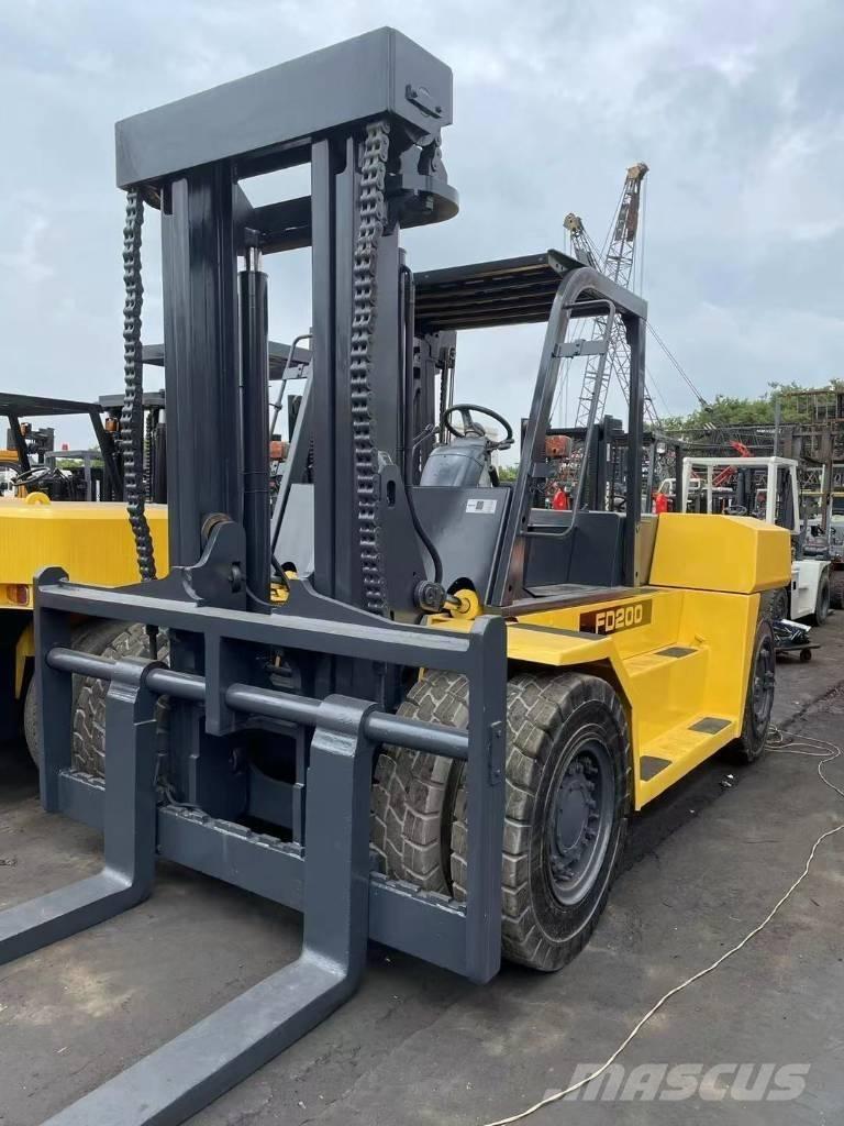 Komatsu 20 Ton Дизельные погрузчики