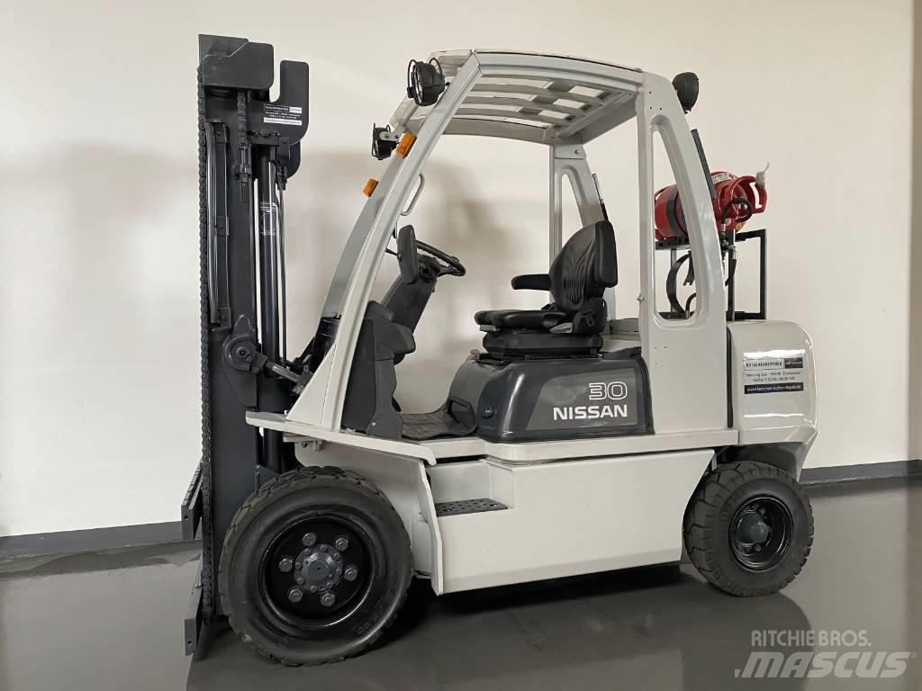 Nissan UG1D2A30LQ Газовые погрузчики